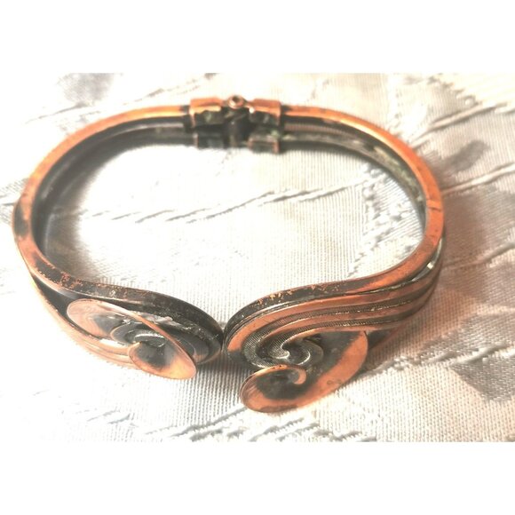 Vintage Copper Hinged Clamper Bracelet - Mid-Century Modernist Style Cuff - Picture 6 of 9